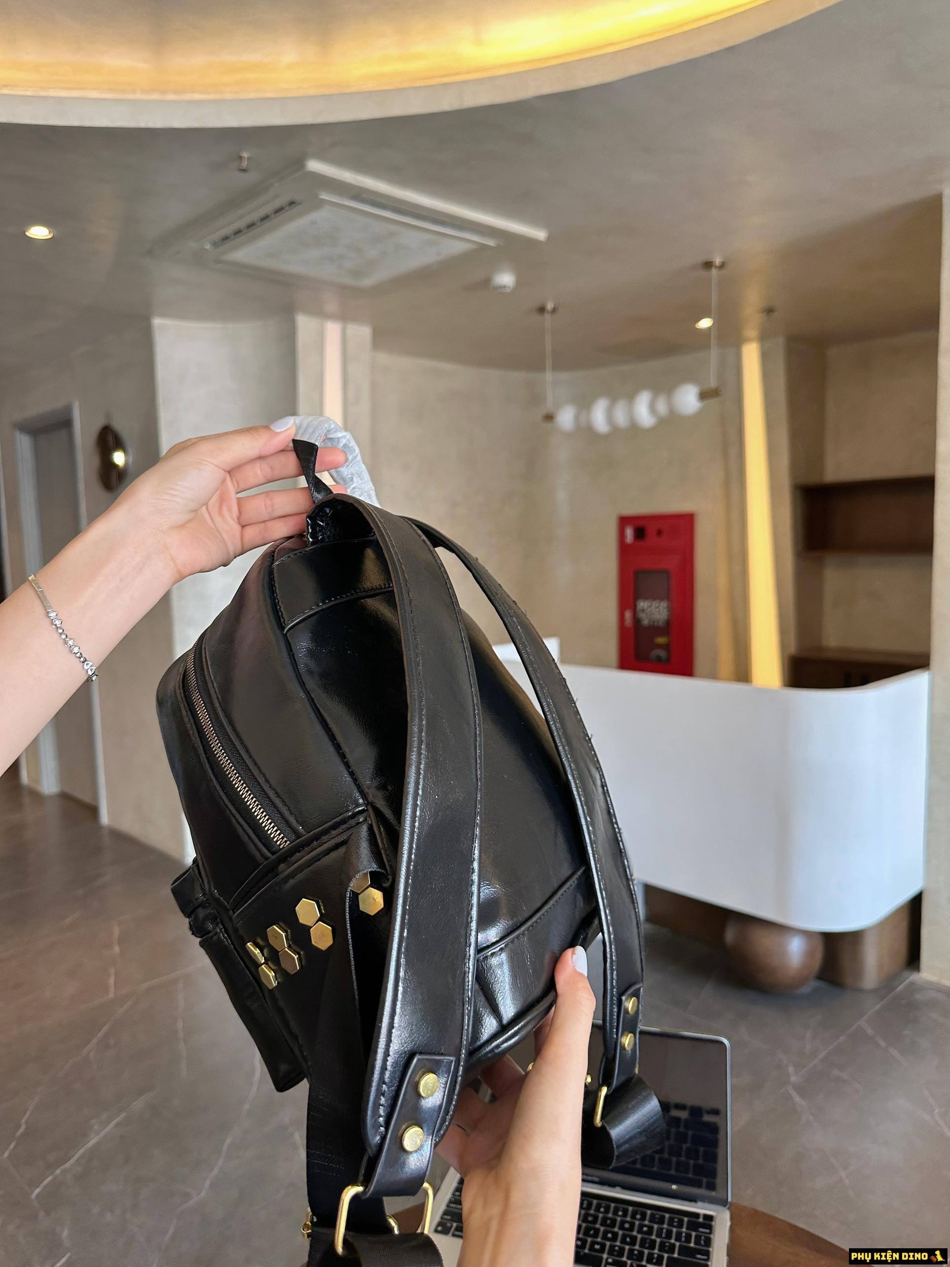 Balo YSL Màu Đen Size 25 Balo YSL Màu Đen  Size 25